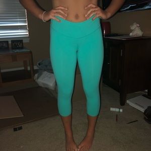 blue size small athleta crop leggings